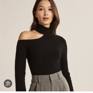 Abercrombie & Fitch Black Women's Sweater